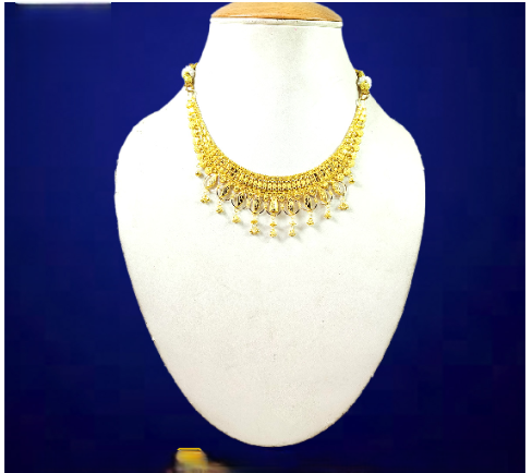 Elegant 18K Gold Choker Neckla